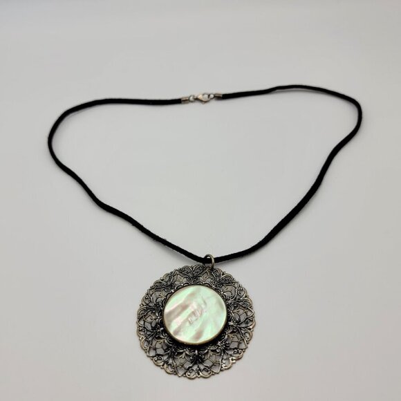 Vintage Mother Of Pearl Sterling Filigree Medallion Pendant Cord Necklace 18" - Picture 2 of 7